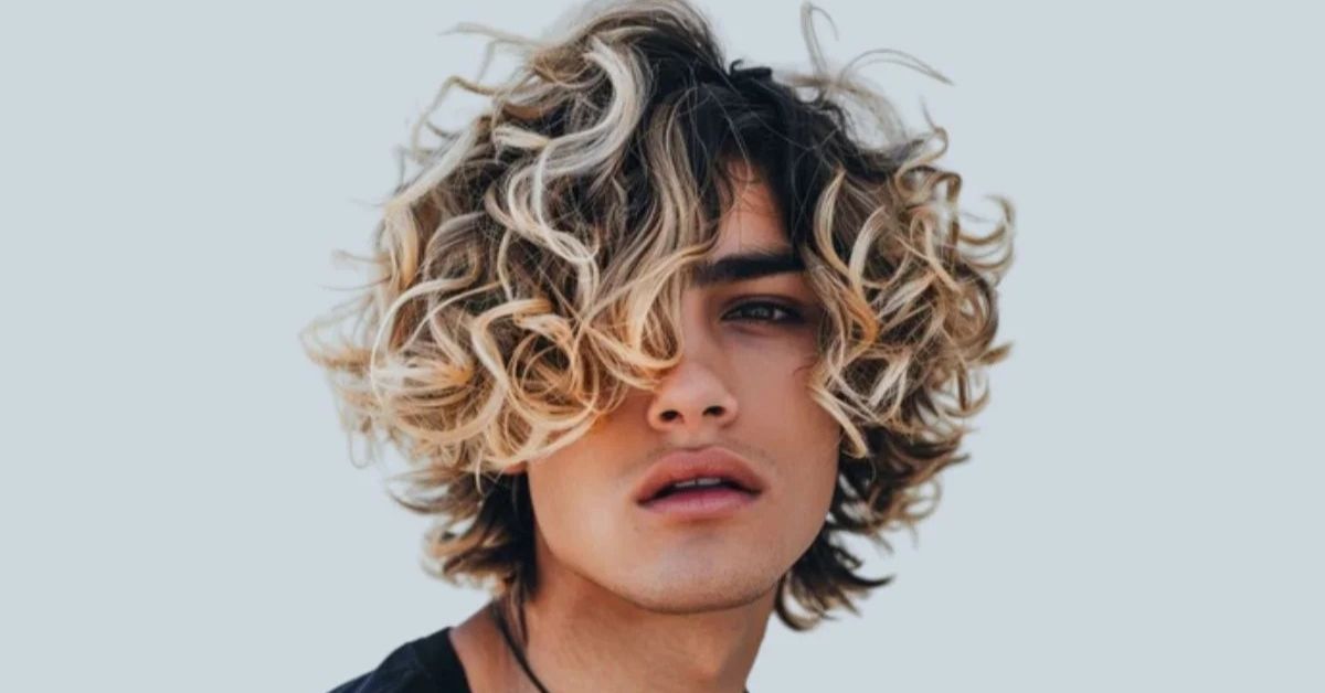 messy mens hairstyle